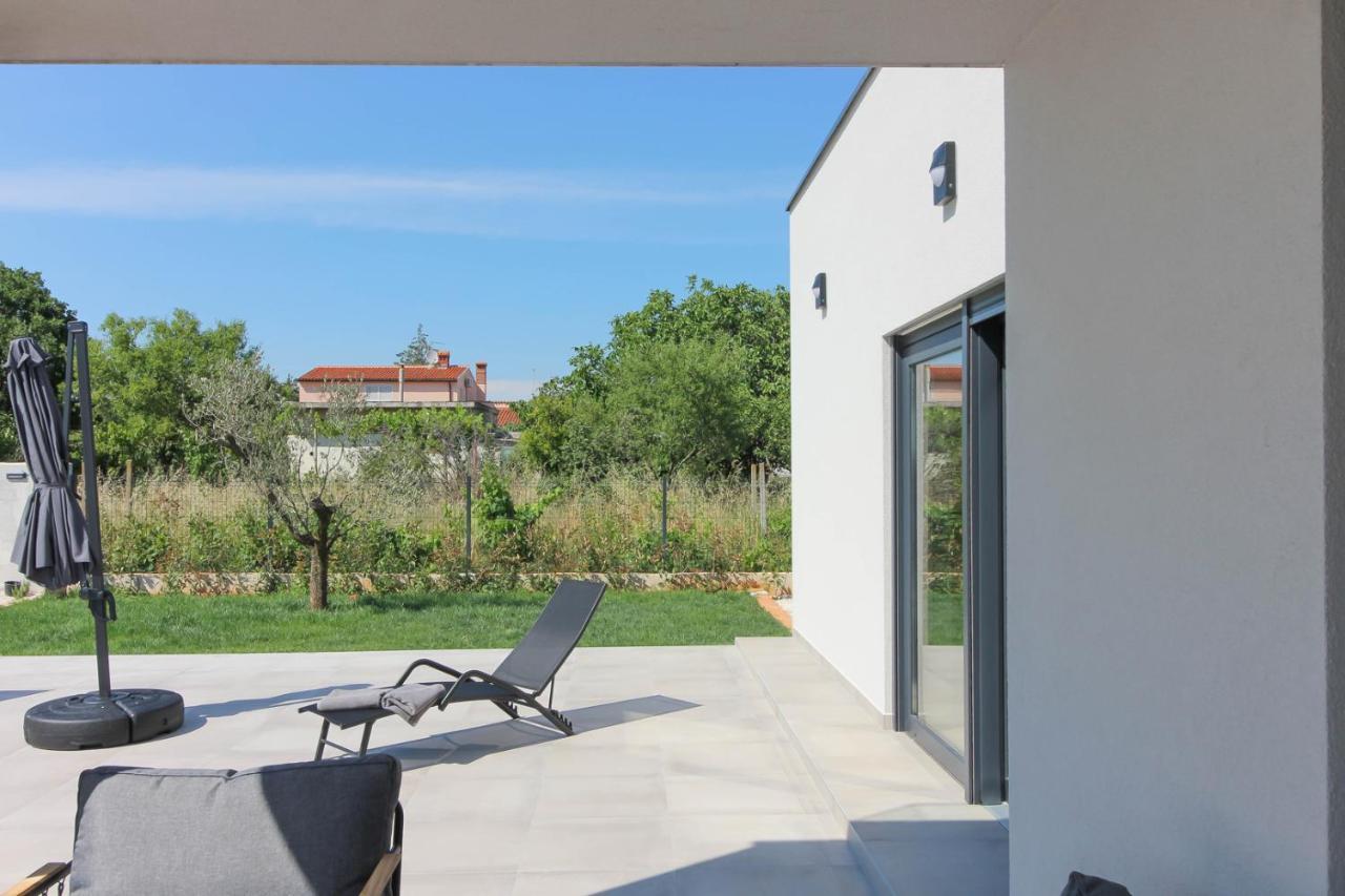 Modern With Private Pool In Villa Pula