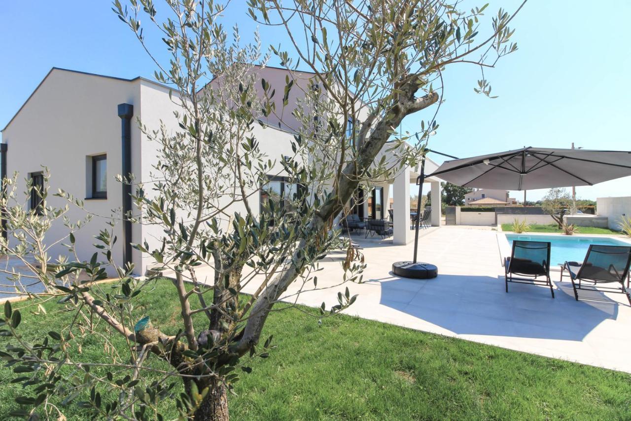 Villa Modern With Private Pool In