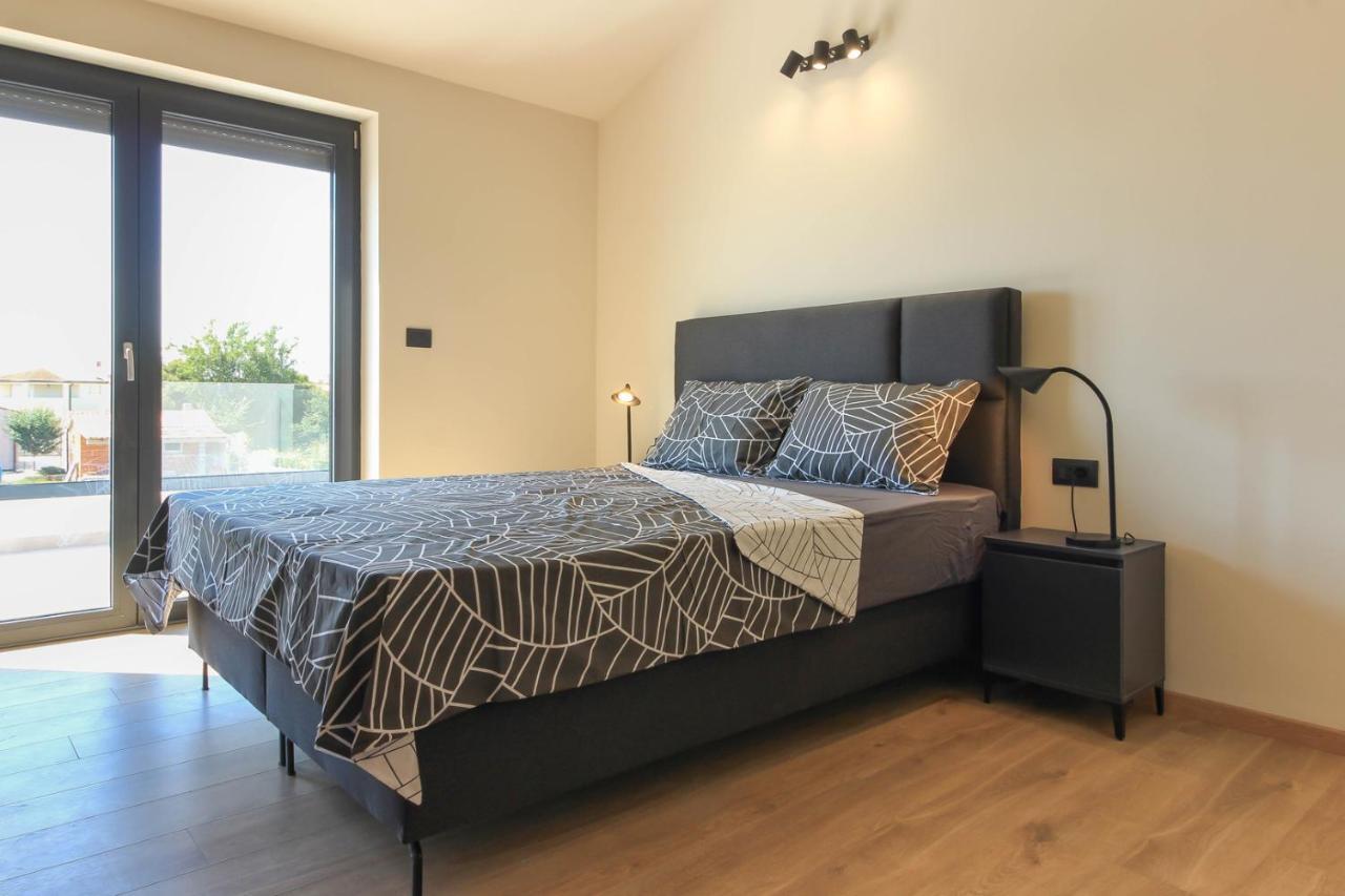 Modern With Private Pool In *