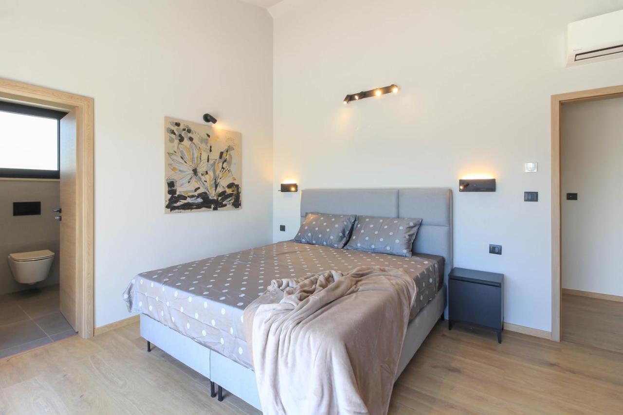Villa Modern With Private Pool In