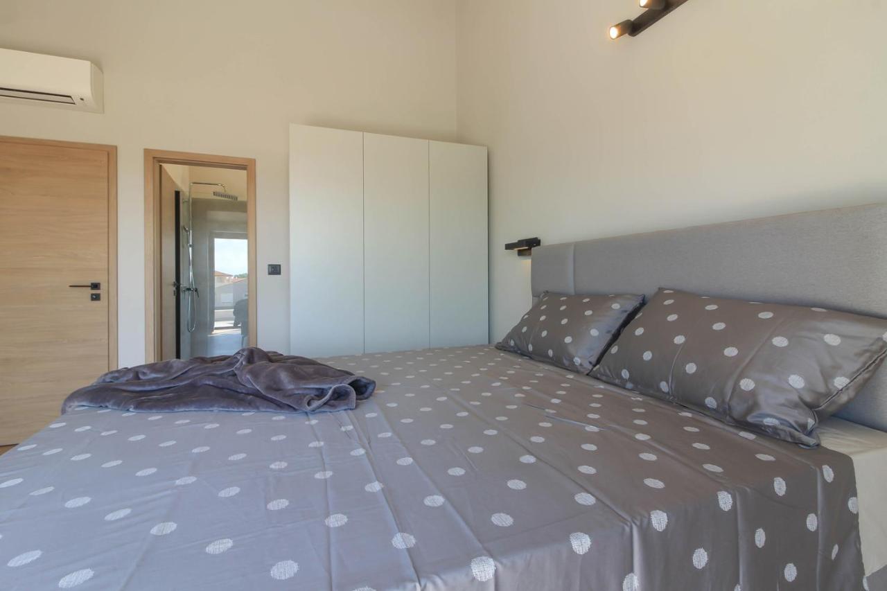 Modern With Private Pool In *