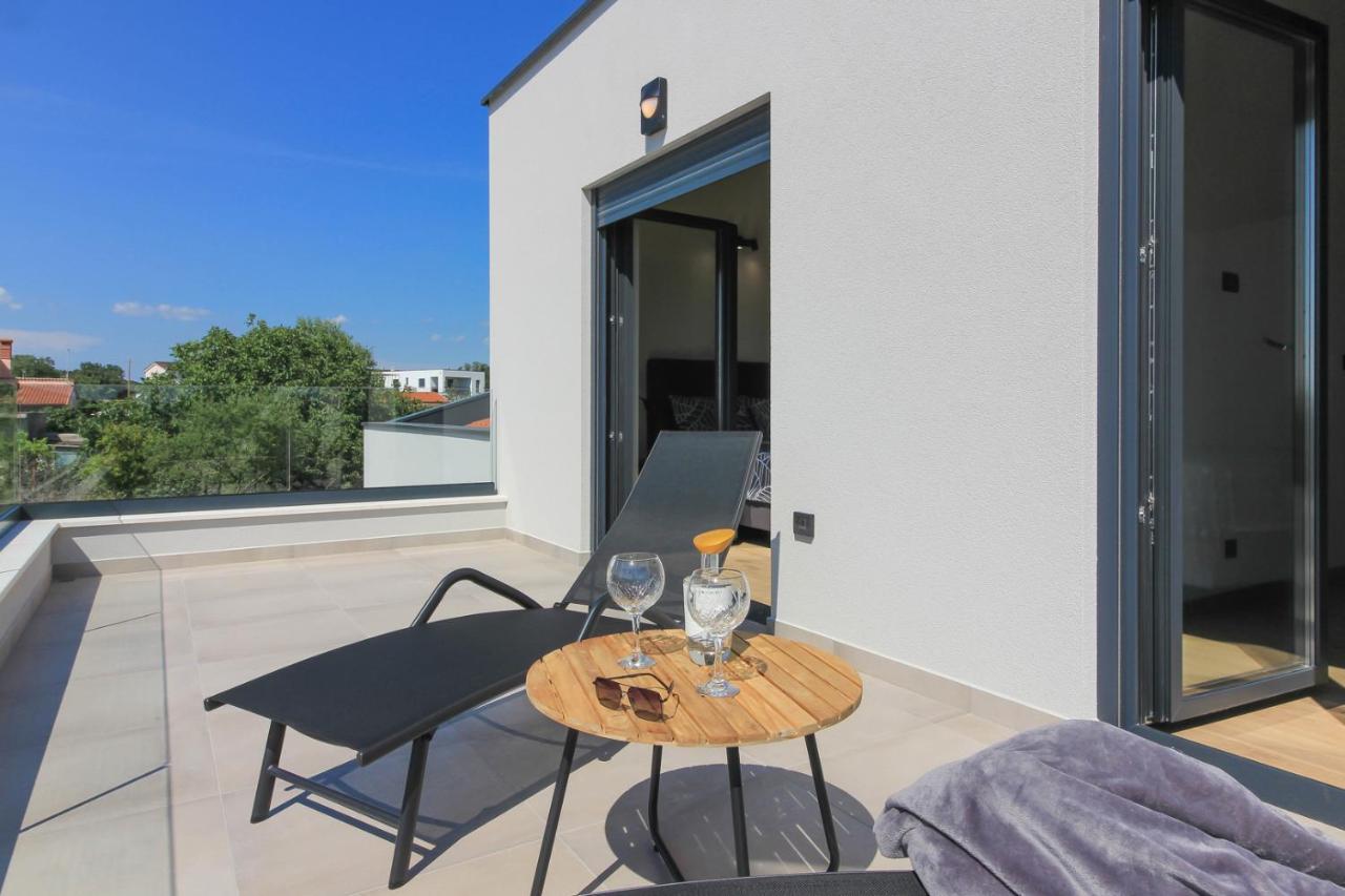 Modern With Private Pool In Pula