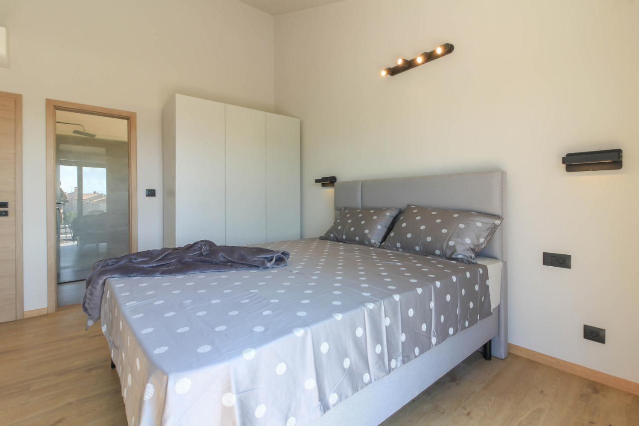 Modern With Private Pool In Villa Pula